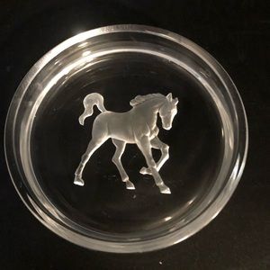Hoya crystal wine bottle coaster w/ deeply etched horse 5.25x1” Japan  EXQUISITE